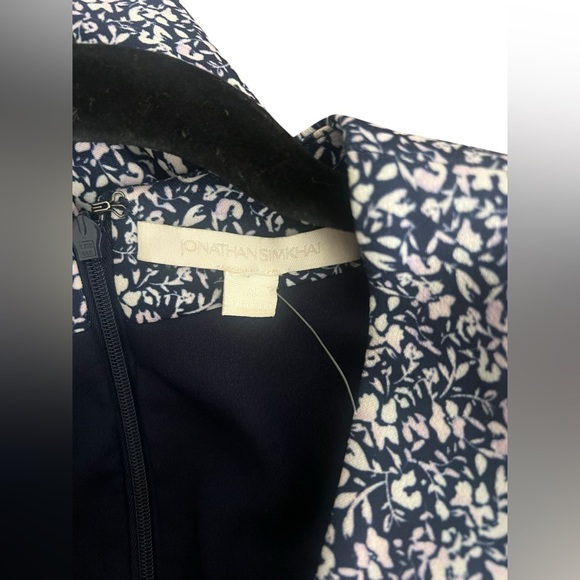 💙🤍𝐉𝐎𝐍𝐀𝐓𝐇𝐀𝐍 𝐒𝐈𝐌𝐊𝐇𝐀𝐈 “Evelyn” Blue floral Mini dress - Picture 3 of 7